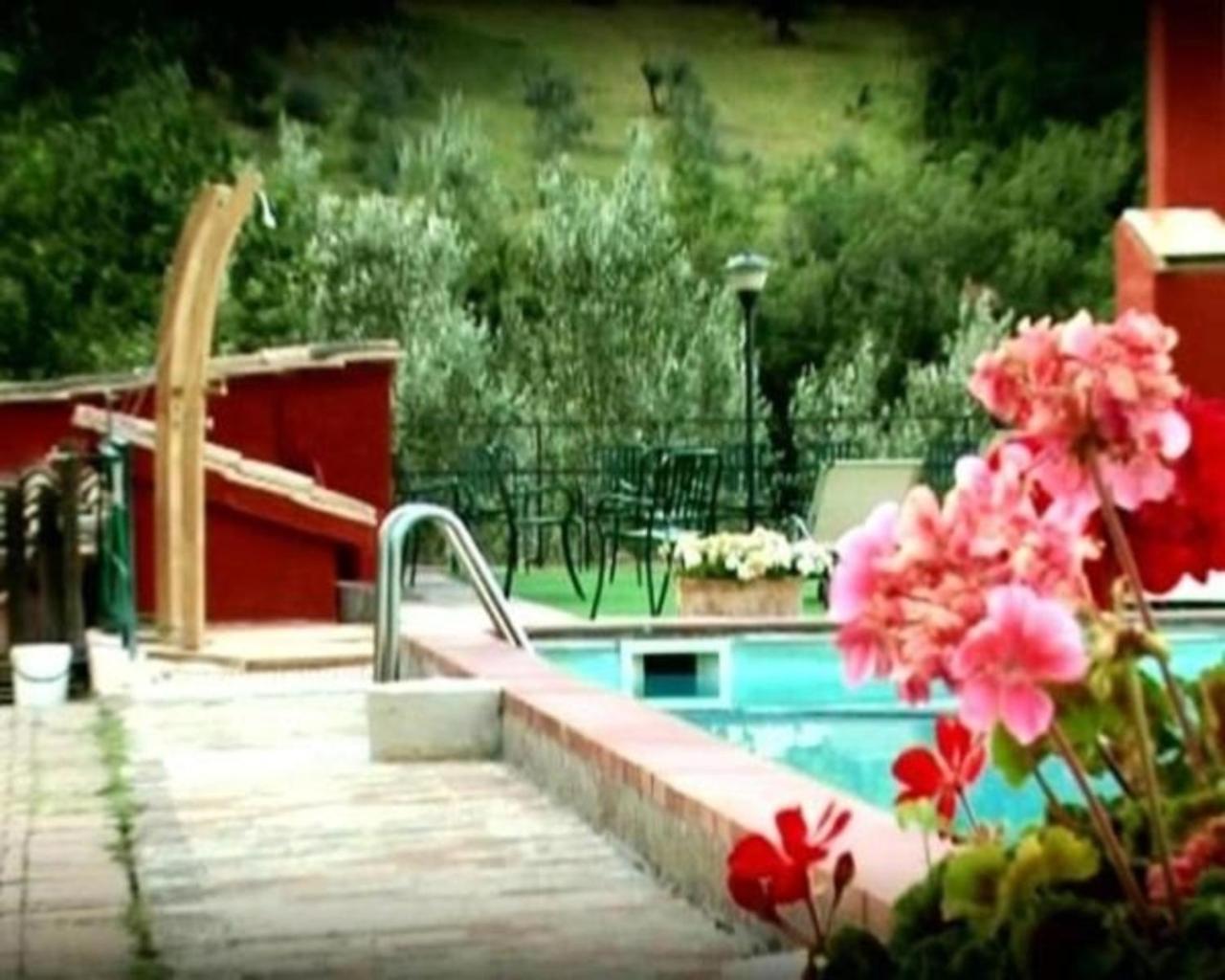 Il Poggio Dei Pettirossi Guest House Bevagna Exterior photo