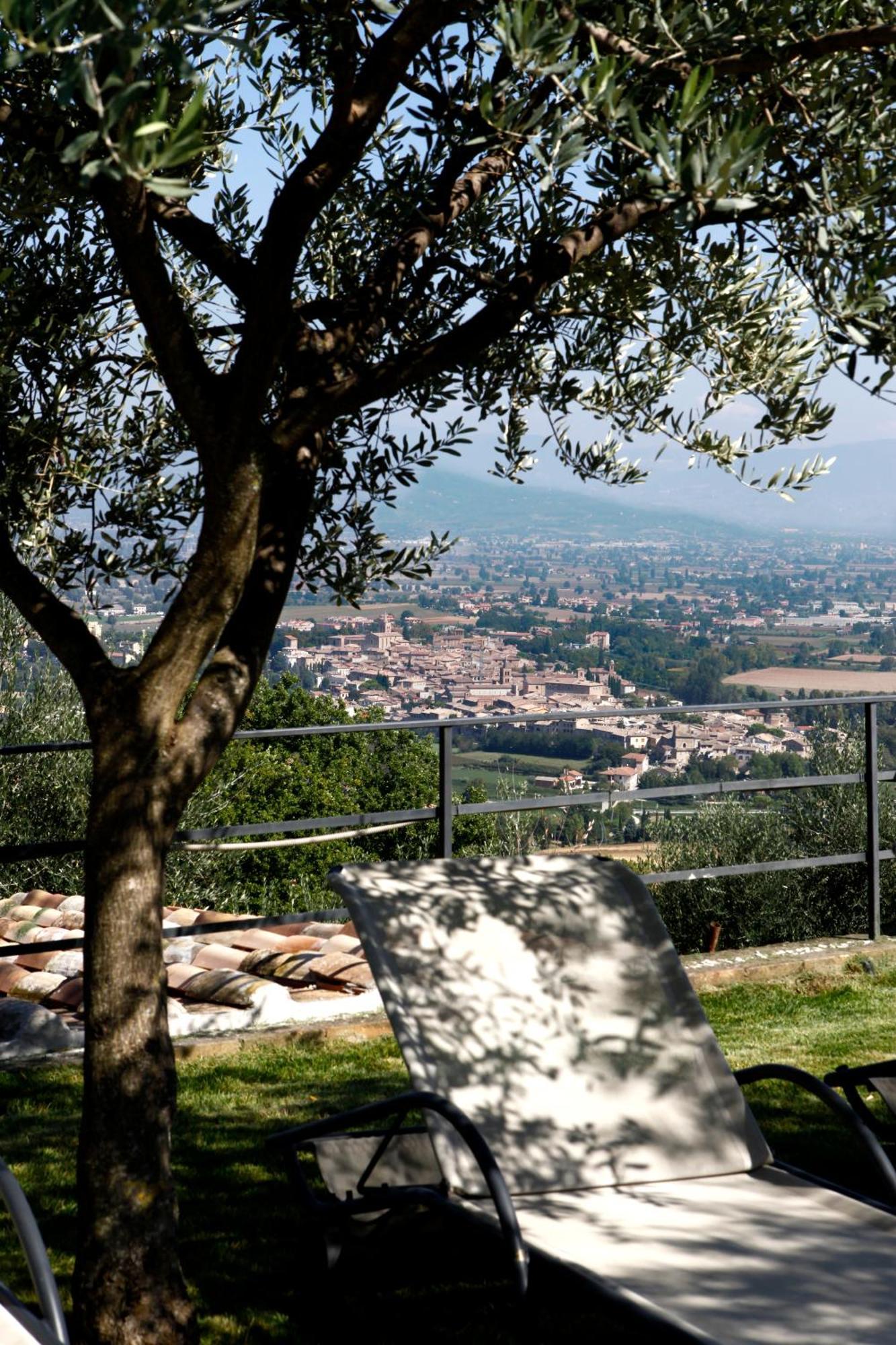 Il Poggio Dei Pettirossi Guest House Bevagna Exterior photo